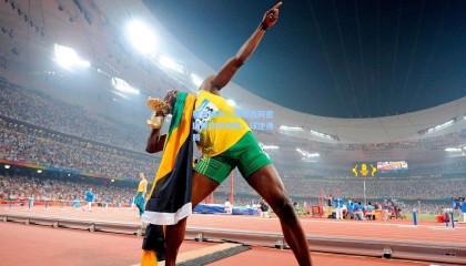 壹号娱乐官网_梅西梅开二度助迈阿密国际逆转取胜，球迷沸腾