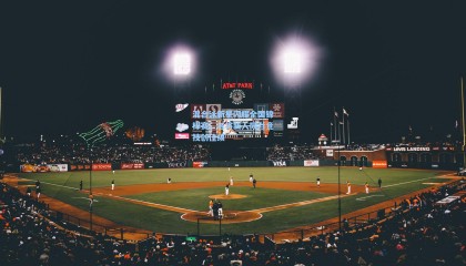 壹号娱乐下载-混合泳新星闪耀全国锦标赛，老将新人同台竞技创佳绩