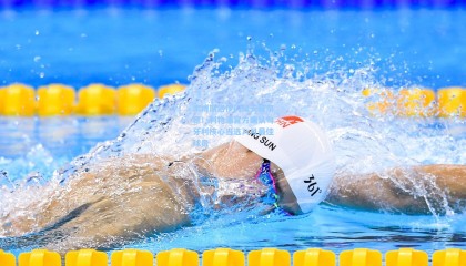 【壹号娱乐官网】索博斯洛伊闪耀安菲尔德！利物浦官方确认匈牙利核心当选八月最佳球员