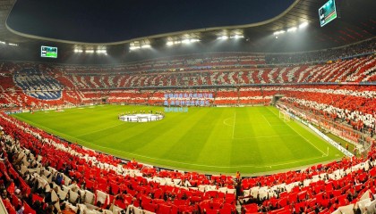 壹号娱乐：关键战连失良机防守崩盘 王哲林低迷表现引发网络热议